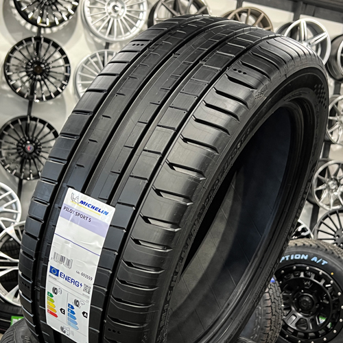 235/40R19 Michelin Pilot Sport 5 96Y