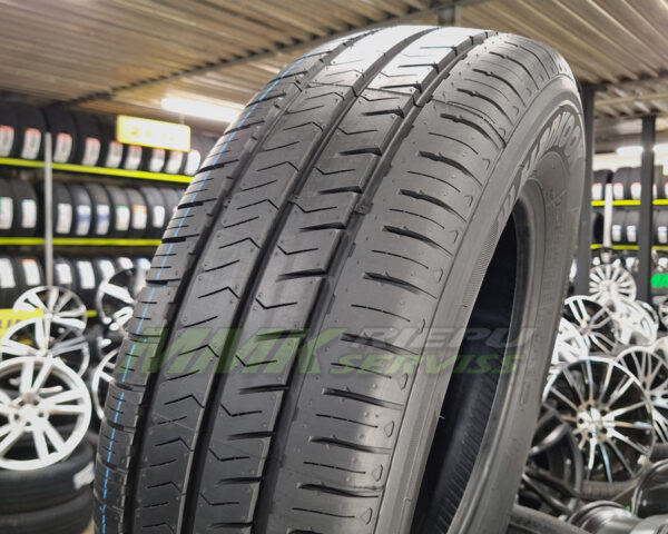 215/65R16C Hankook Radial RA28E 106/104T - Vasaras riepas