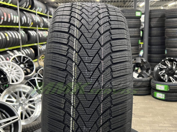 205/55R17 Roadmarch Winter XPro 888 95H XL - Vissezonas riepas / Ziemas riepas