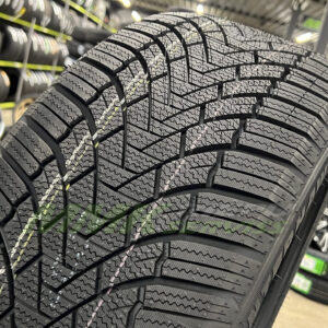 205/55R17 Roadmarch Winter XPro 888 95H XL - Vissezonas riepas / Ziemas riepas