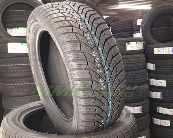 225/60R18 Kumho WinterCraft WP52 104V XL - Vissezonas riepas / Ziemas riepas