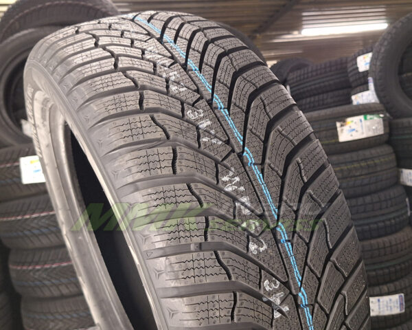 225/60R18 Kumho WinterCraft WP52 104V XL - Vissezonas riepas / Ziemas riepas