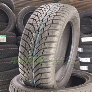225/60R18 Kumho WinterCraft WP52 104V XL - Vissezonas riepas / Ziemas riepas
