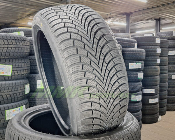 215/60R17 Maxxis Premitra Snow WP6 SUV 100H XL - Vissezonas riepas / Ziemas riepas