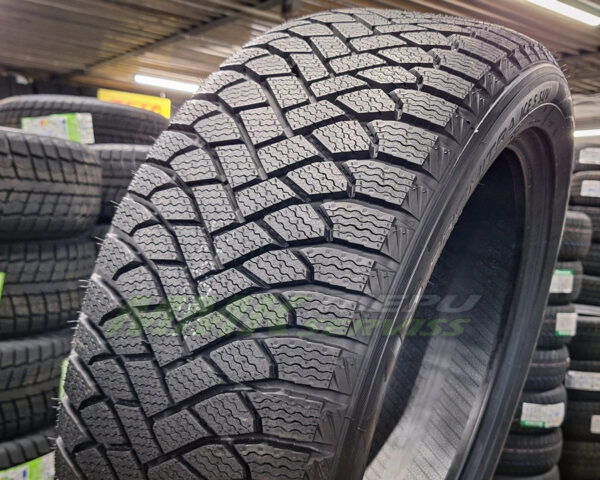 225/45R19 Maxxis Premitra Ice 5 SP5 96T - Vissezonas riepas / Ziemas riepas