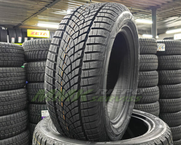 215/55R17 Goodyear UltraGrip Performance+ 98V XL - Vissezonas riepas / Ziemas riepas