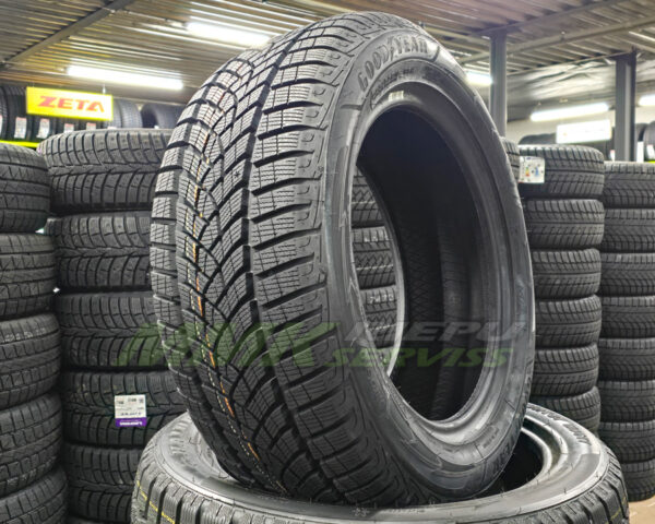 215/55R17 Goodyear UltraGrip Performance+ 98V XL - Vissezonas riepas / Ziemas riepas