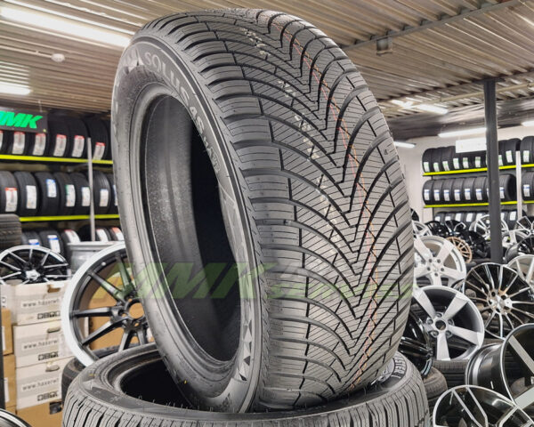 215/65R16 Kumho SOLUS 4S HA32 102V XL - Vissezonas riepas / Ziemas riepas