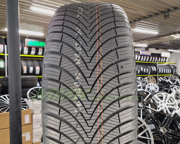 215/65R16 Kumho SOLUS 4S HA32 102V XL - Vissezonas riepas / Ziemas riepas