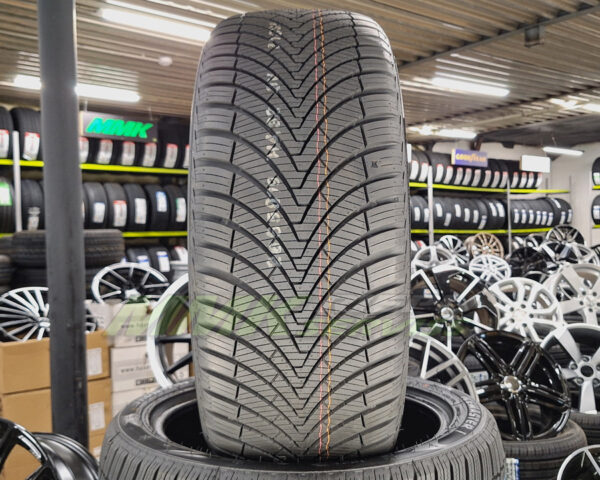 215/65R16 Kumho SOLUS 4S HA32 102V XL - Vissezonas riepas / Ziemas riepas