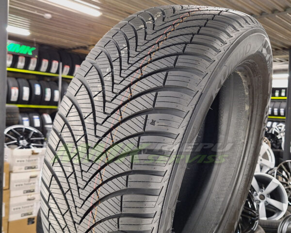 215/65R16 Kumho SOLUS 4S HA32 102V XL - Vissezonas riepas / Ziemas riepas