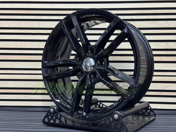 R17X7.5 5X112 ET30 66.6 Y0136 Black (BL) - Aluminija A riepas