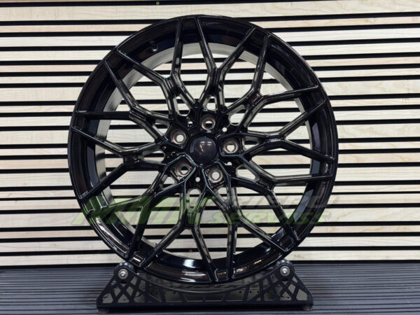 R18x8 5X112 ET27 66.6 IN292 Black (BL) - Aluminija A riepas