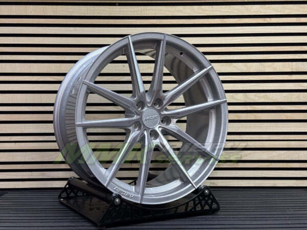 R19X8.5 5X108 ET33 73.1 ARCEO MONACO Silver Diamond - Aluminija A riepas