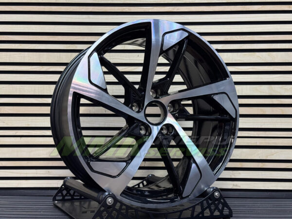 R18X8.5 5X112 ET43 66.6 XE137 (BY1225) Black Polished (MB) - Aluminija A riepas