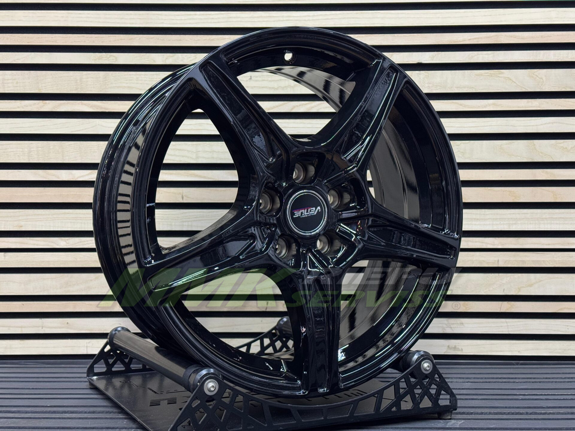 R16X6.5 5X100 ET35 57.1 Venue VL5 Gloss Black - Aluminija A riepas