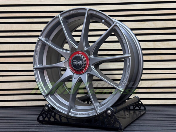 R17X7.5 5X112 ET50 75.0 OZ Racing Formula HLT Grigio Corsa - Aluminija A riepas