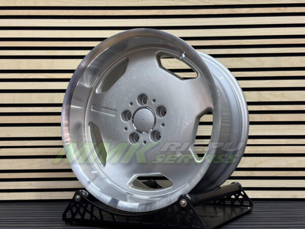 R17X8 5X112 ET33 66.6 BK632 Silver+Polished Lip (SP) - Aluminija A riepas
