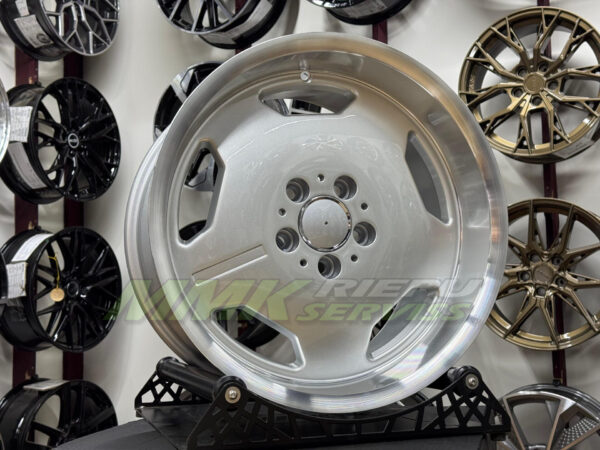 R17X9 5X112 ET30 66.6 BK632 Silver+Polished Lip (SP) - Aluminija A riepas