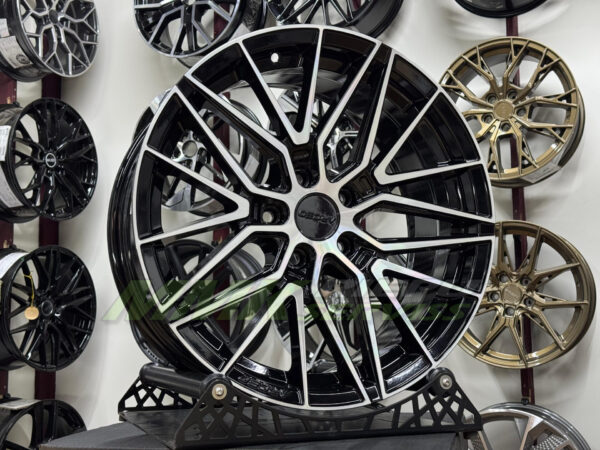 R18X8 5X108 ET40 73.1 ARCEO SEVILLA Black Diamond - Aluminija A riepas
