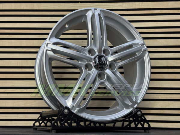 R19X8.5 5X112 ET35 66.5 XF657 (BY482) Silver (SI) - Aluminija A riepas