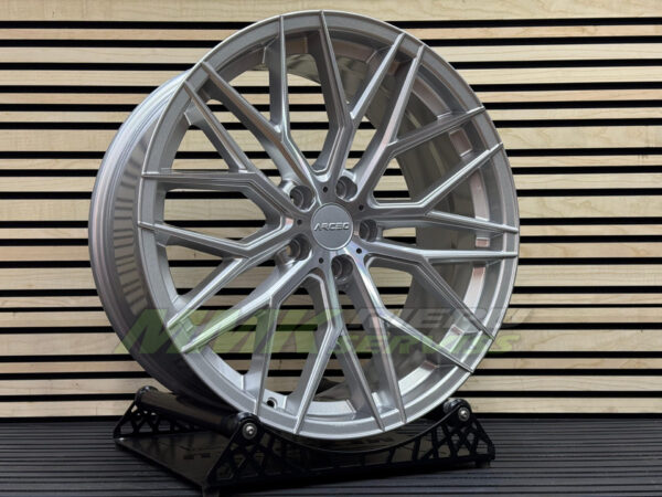 R20X10 5X114.3 ET40 73.1 ARCEO VALENCIA Silver Diamond - Aluminija A riepas