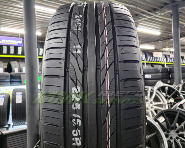 225/55R17 Kumho ECSTA PS31 101W XL - Vasaras riepas