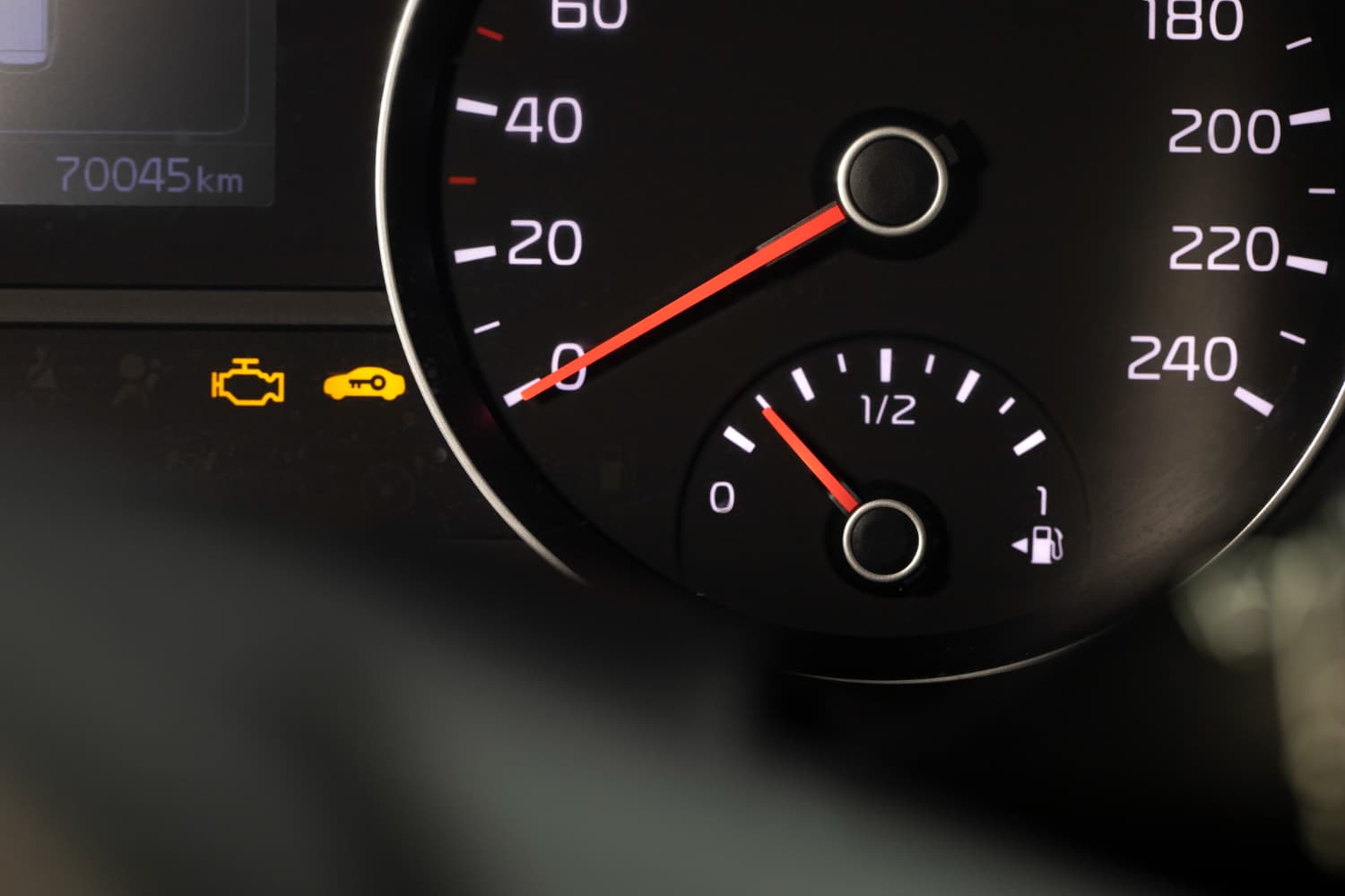 Biežāk sastopamie auto paneļa simboli un to nozīme