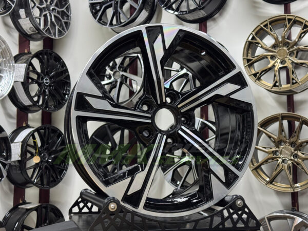 R19X8.5 5X112 ET32 66.5 B5419 Black Polished (MB) - Aluminija A riepas