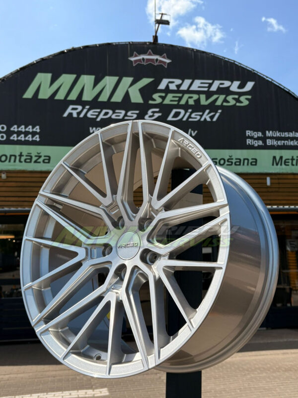 R18X8 5X108 ET45 73.1 ARCEO VALENCIA Silver Diamond - Aluminija A riepas