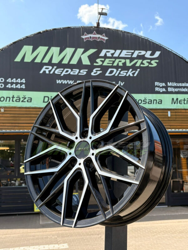 R18X8 5X112 ET45 66.6 ARCEO VALENCIA Black Diamond - Aluminija A riepas