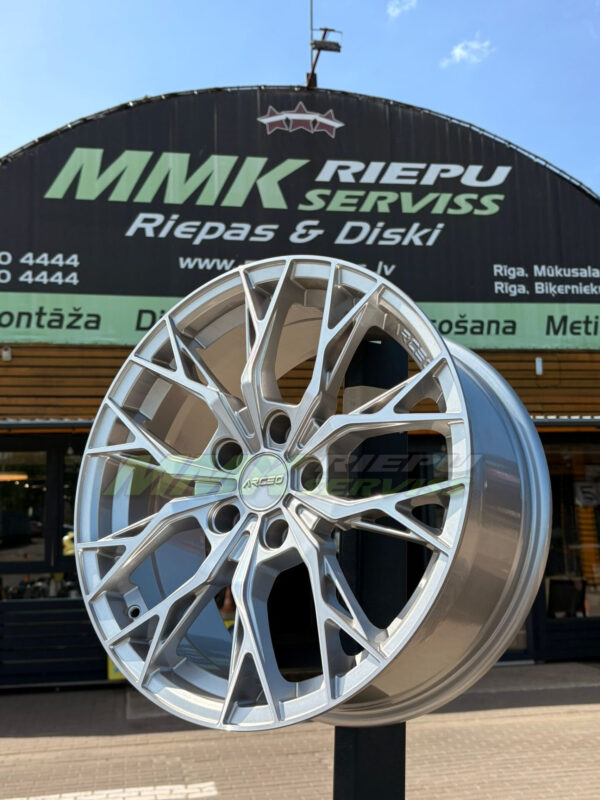 R18X8 5X120 ET35 72.6 ARCEO ROMA Silver Diamond - Aluminija A riepas
