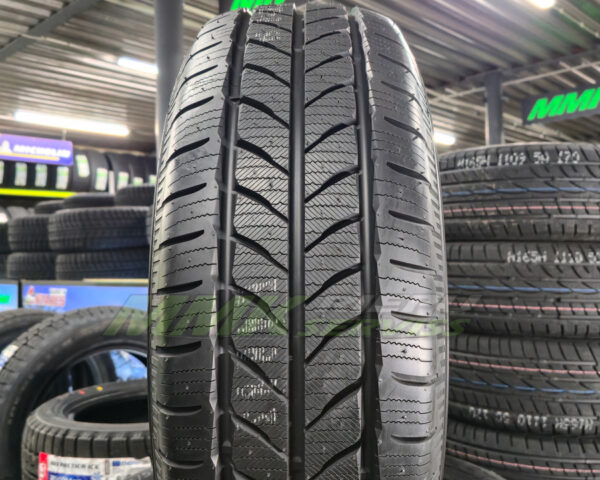 205/65R16C Yokohama W.drive WY01 107/105T - Vissezonas riepas / Ziemas riepas