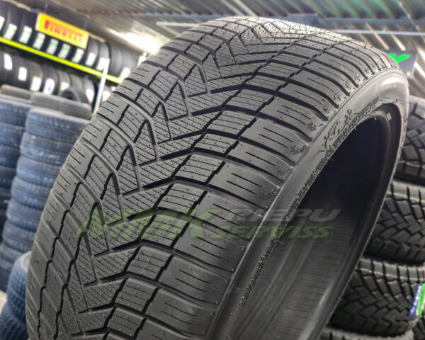 235/40R19 Sunny NC501 96Y XL - Vissezonas riepas / Ziemas riepas