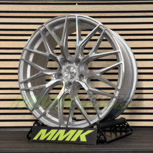 R18X8.5 5X120 ET35 72.6 Venue Foxy Silver Polished - Aluminija A riepas