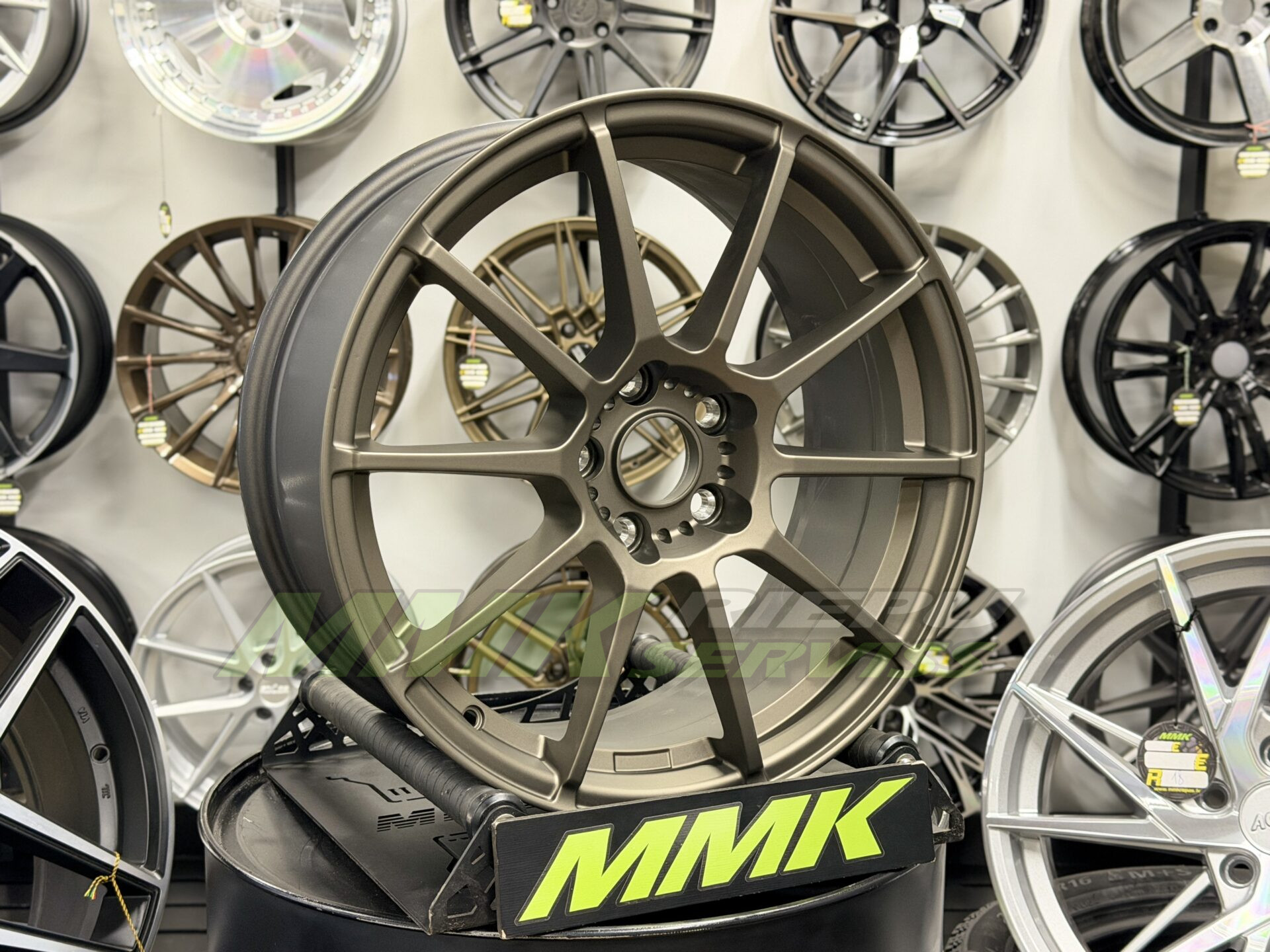 R18X8 5X108 ET45 73.1 Sonic EMR 1042 Matt Bronze - Aluminija A riepas