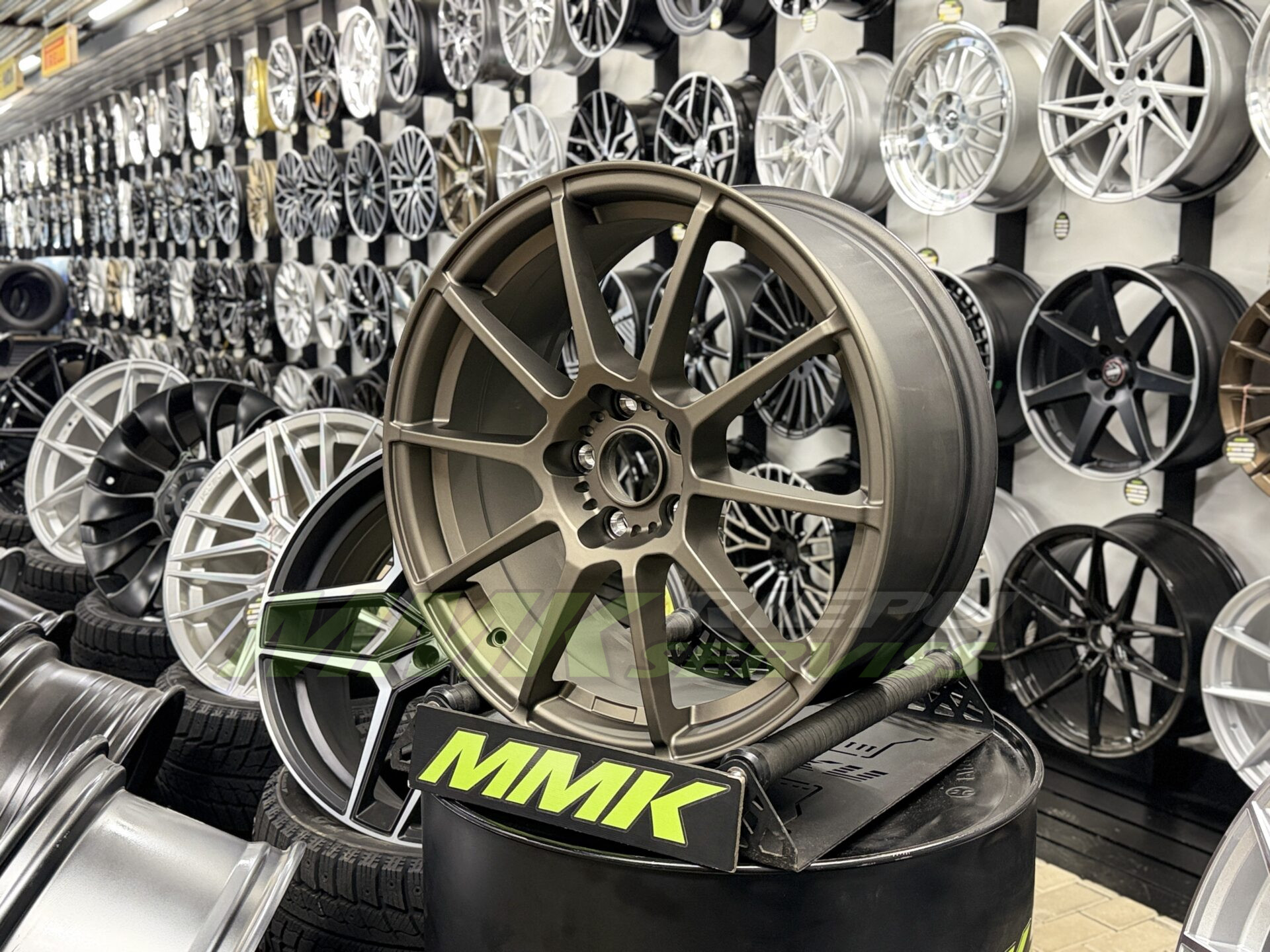 R18X8 5X108 ET45 73.1 Sonic EMR 1042 Matt Bronze - Aluminija A riepas