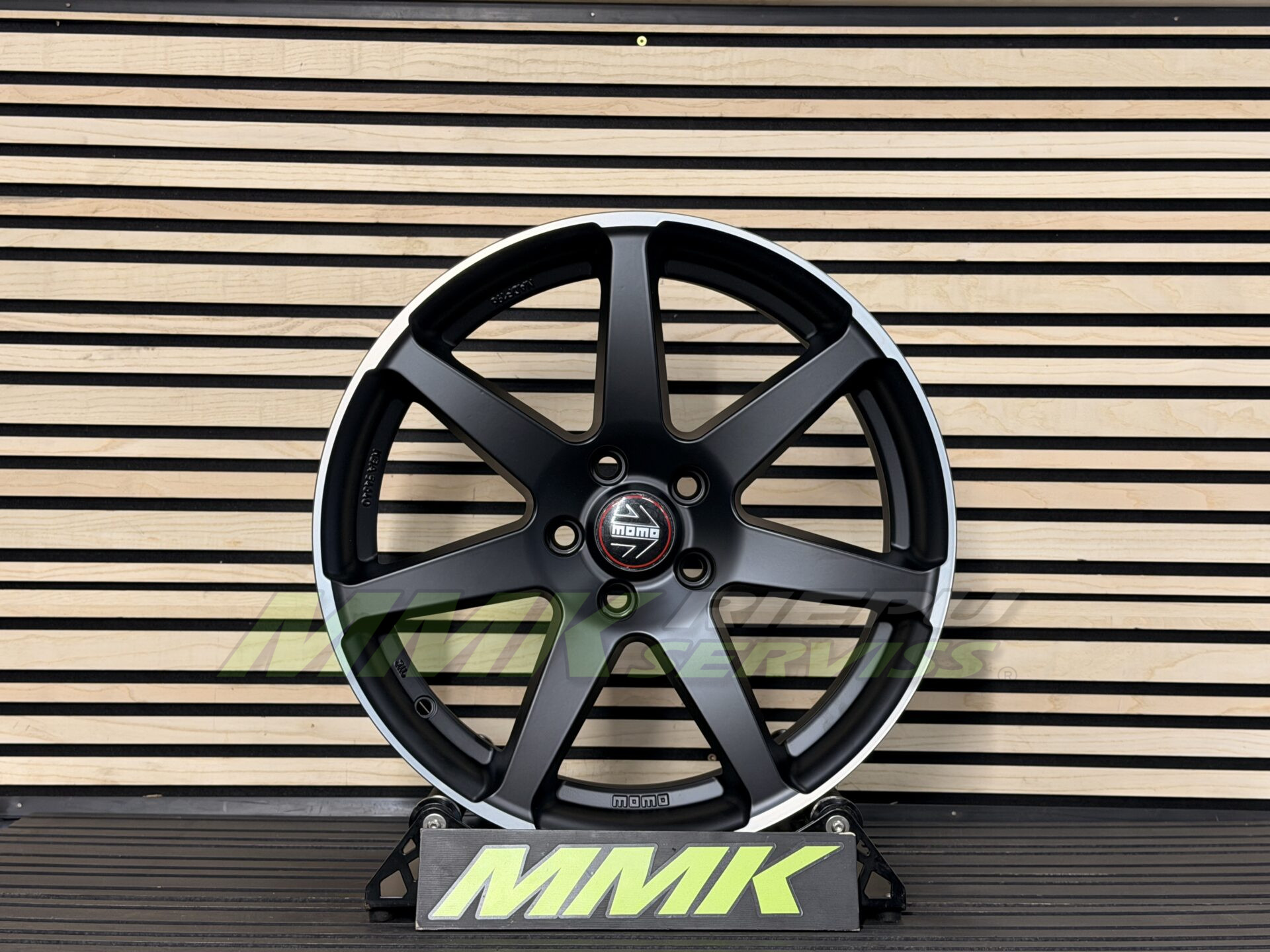 R18X8 5X112 ET42 72.3 Momo Seven Matt Black Polished - Aluminija A riepas
