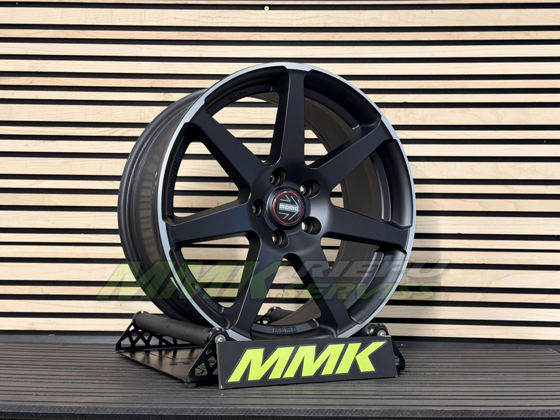 R18X8 5X112 ET42 72.3 Momo Seven Matt Black Polished - Aluminija A riepas