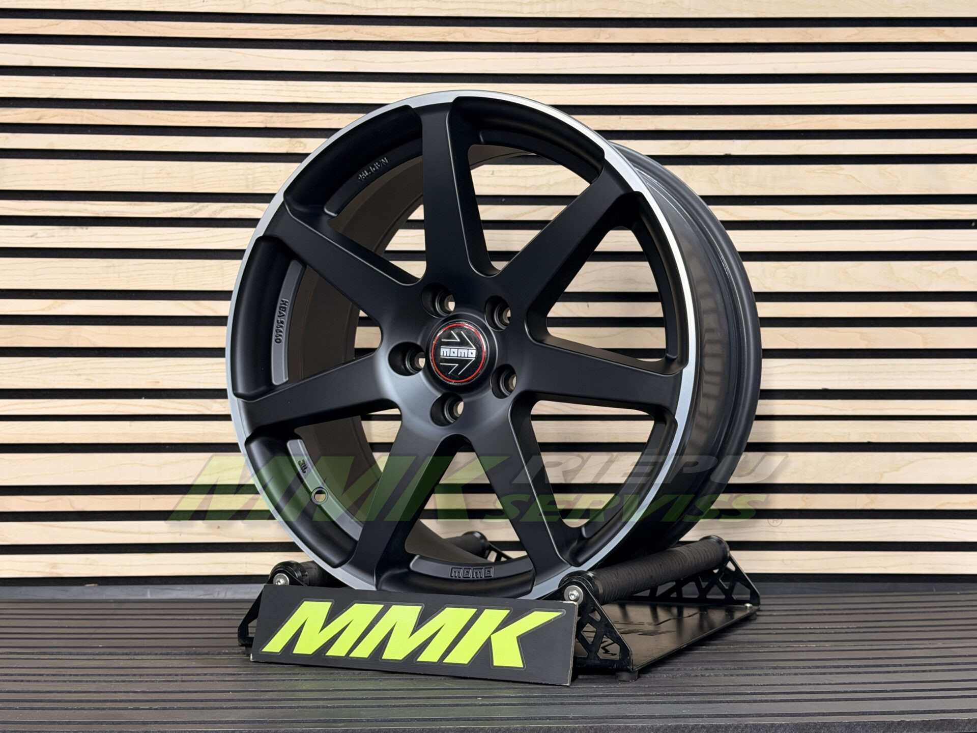 R18X8 5X112 ET42 72.3 Momo Seven Matt Black Polished - Aluminija A riepas