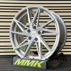 R18X8 5X114.3 ET35 72.6 AGT Wheels 18259 Silver Diamond - Aluminija A riepas