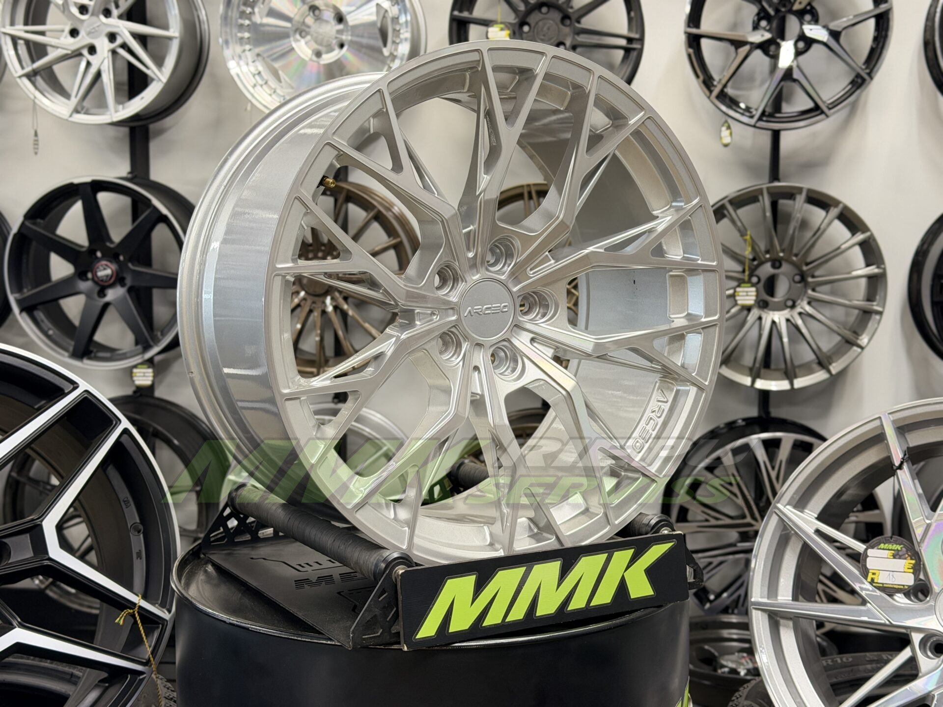 R18X8 5X120 ET35 72.6 ARCEO ROMA Silver Diamond - Aluminija A riepas