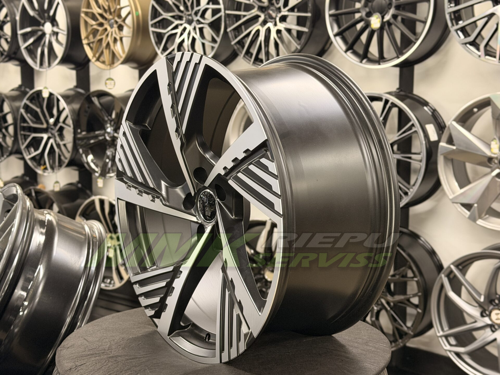 R19X8 5X112 ET34 66.5 I5639 Black Polished Half Matt (MBHM) - Aluminija A riepas