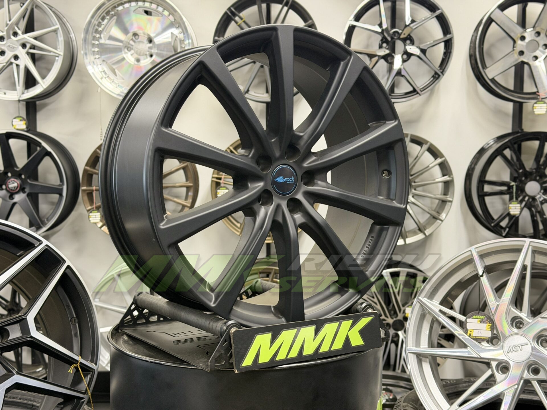 R20X8.5 5X114.3 ET35 64.1 Brock B32 Schwarz Klar Matt (SKM) - Aluminija A riepas