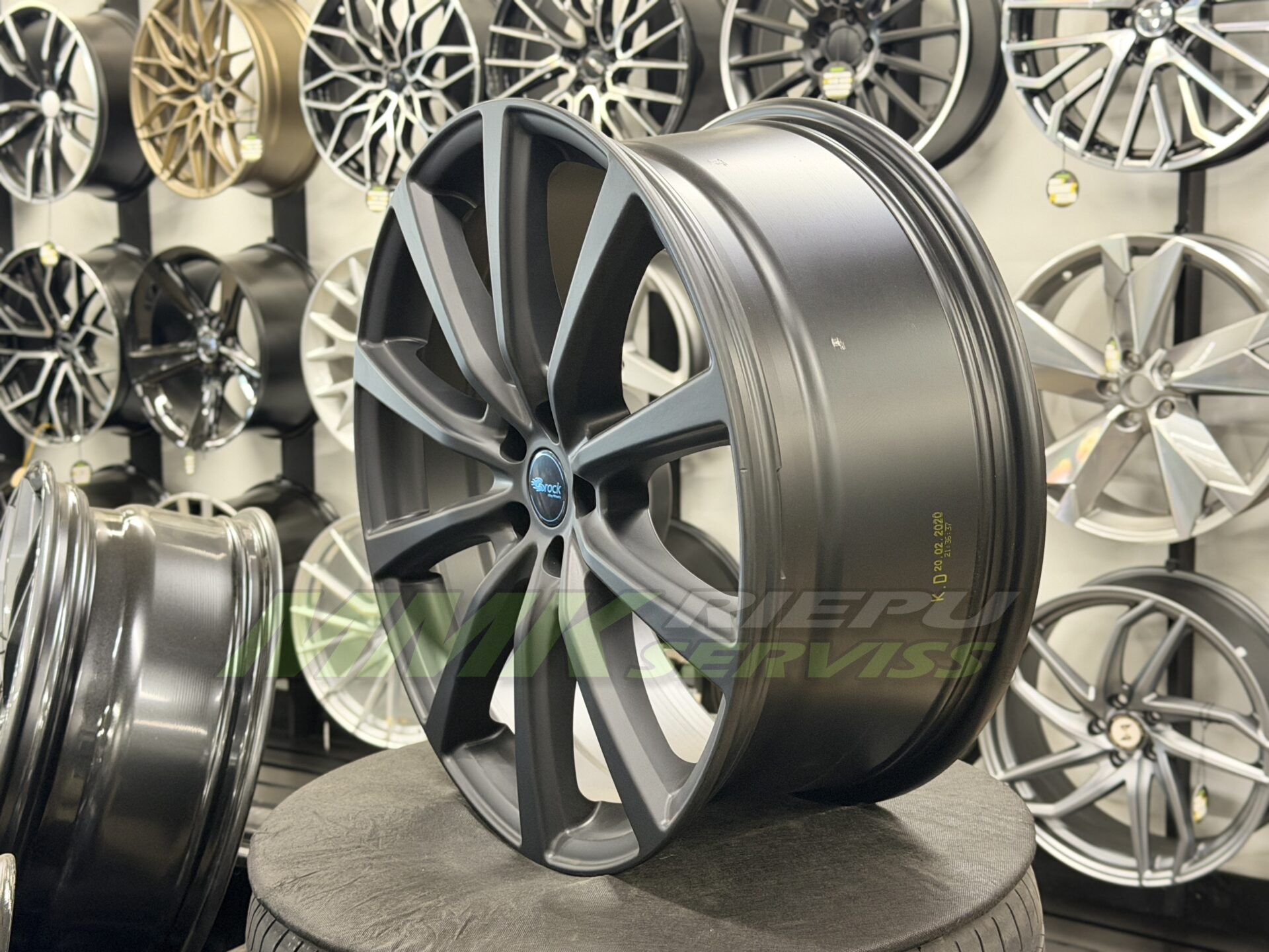 R20X8.5 5X114.3 ET35 64.1 Brock B32 Schwarz Klar Matt (SKM) - Aluminija A riepas