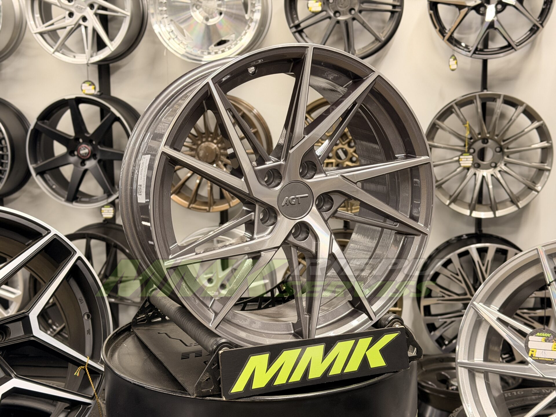 R18X8 5X108 ET35 72.6 AGT Wheels 18259 Titan Diamond - Aluminija A riepas