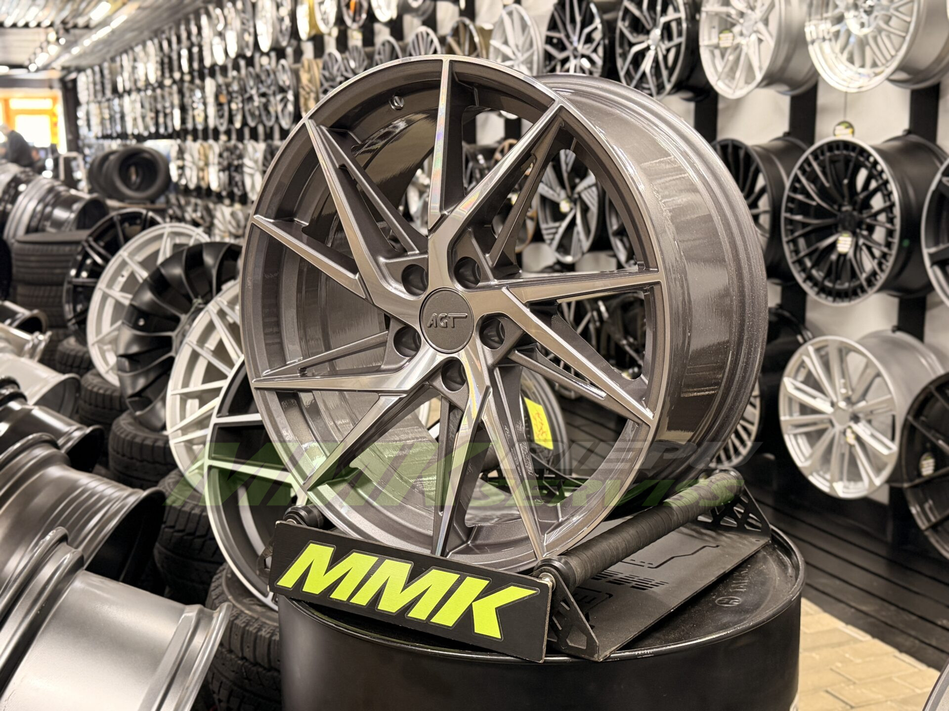 R18X8 5X108 ET35 72.6 AGT Wheels 18259 Titan Diamond - Aluminija A riepas
