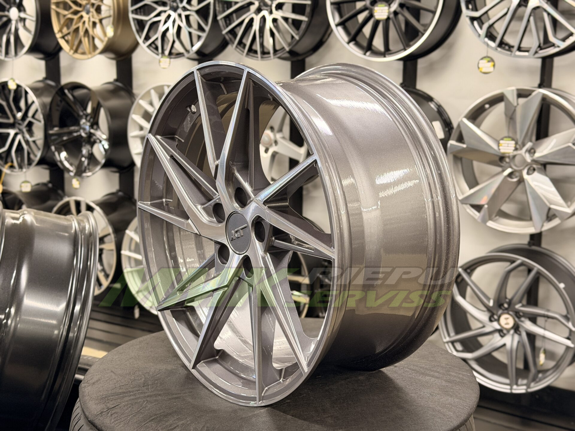 R18X8 5X108 ET35 72.6 AGT Wheels 18259 Titan Diamond - Aluminija A riepas