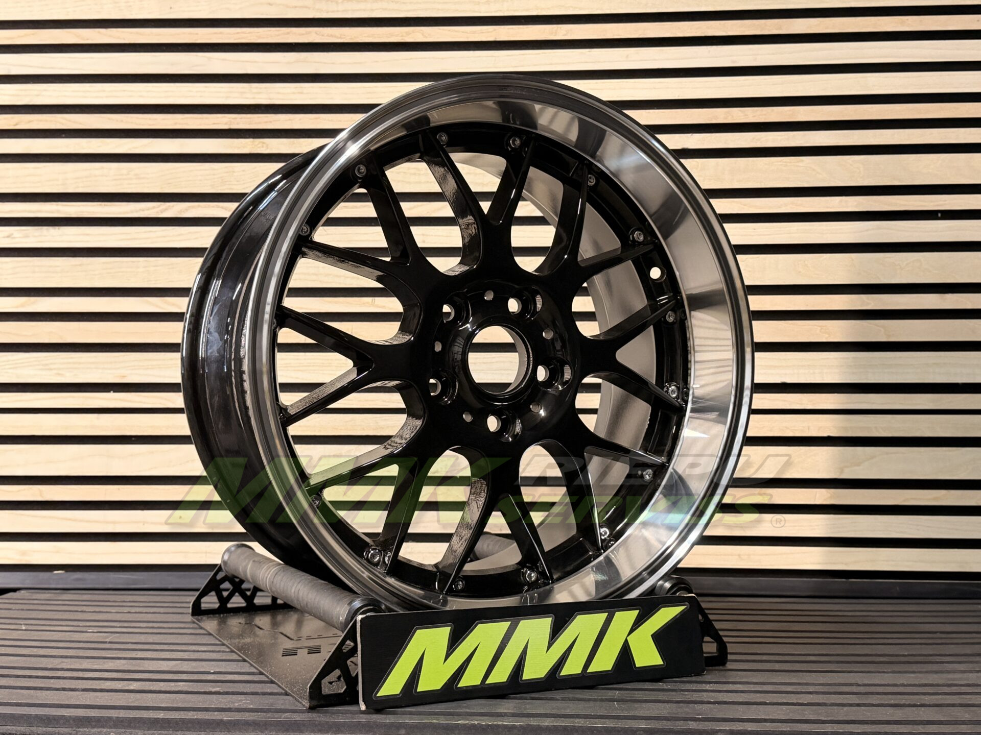 R18x8 5X120 ET20 74.1 BY773 Black+Polished Lip (BLPL) - Aluminija A riepas