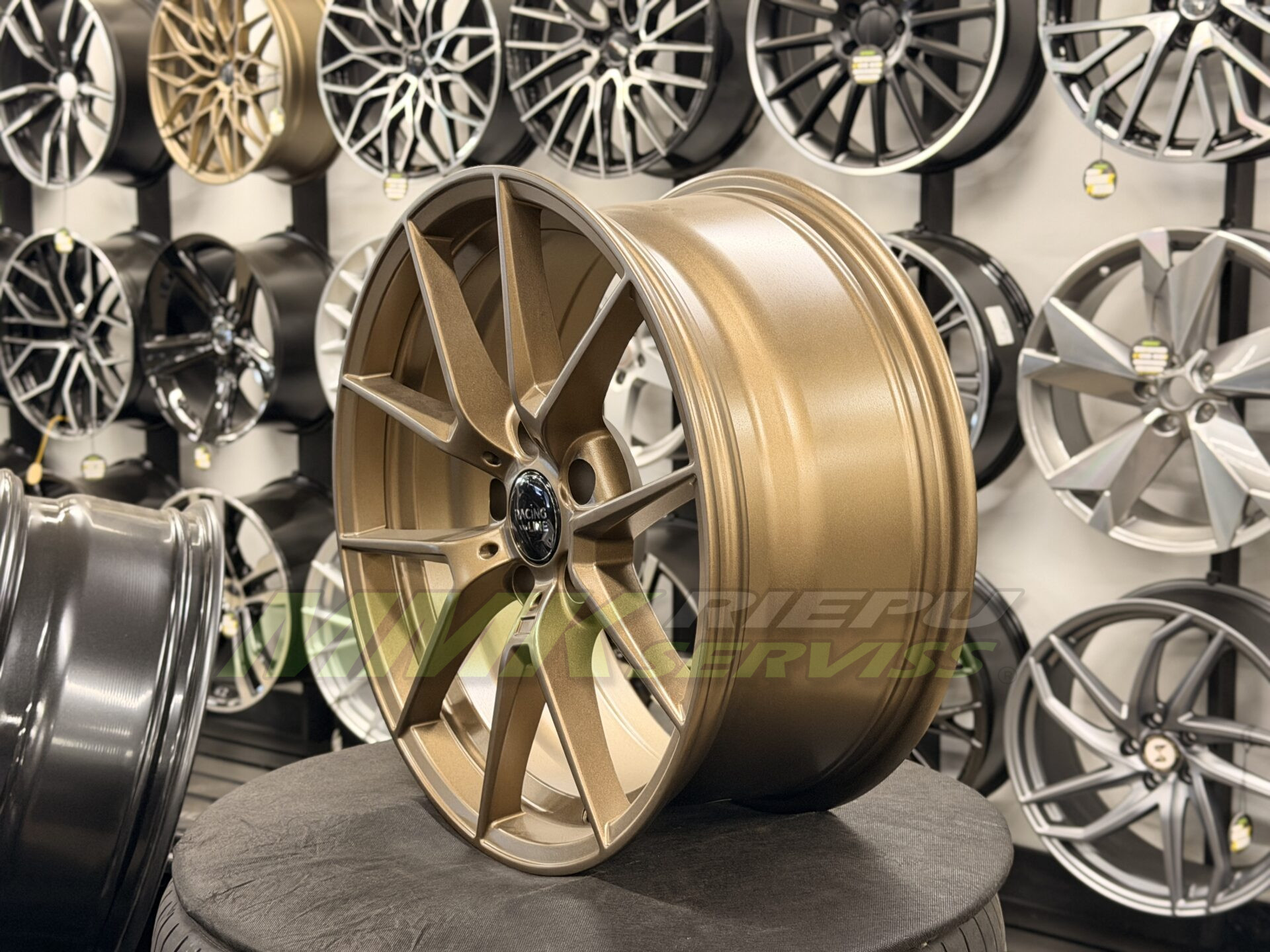 R18X8 5X120 ET34 72.6 B1416 (FBX124) Bronze (YY) - Aluminija A riepas